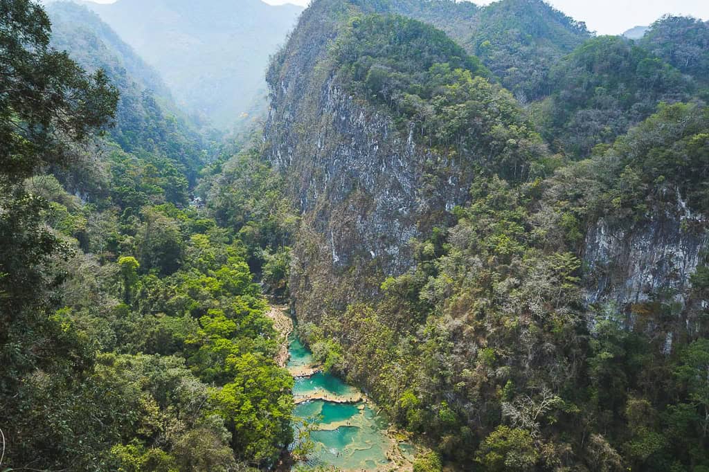 Semuc Champey: A Maravilha Natural Escondida na Selva Guatemalteca Semuc Champey: A Maravilha Natural Escondida na Selva Guatemalteca